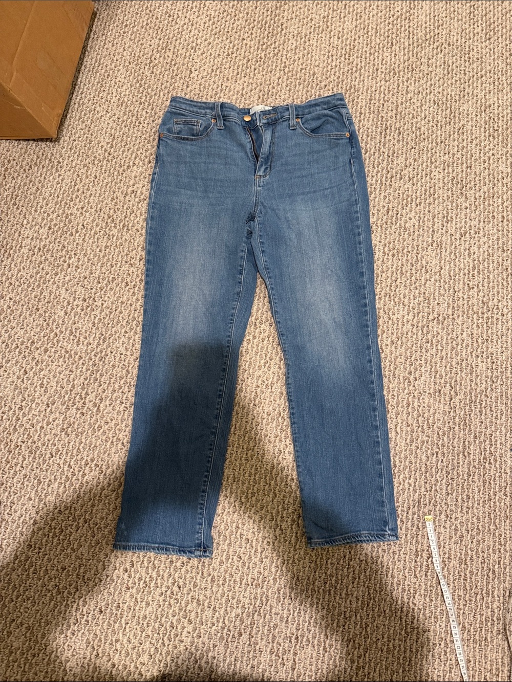Universal Thread Women's Straight-Leg Jeans in Blue Wash